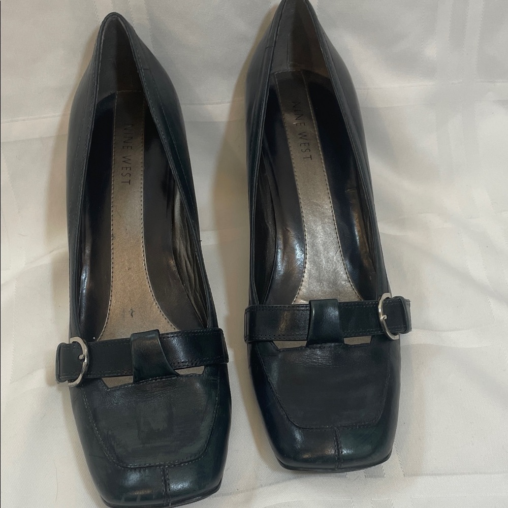 Nine West Vintage Navy Leather Heels with Buckle Detail 3” heel Size 9